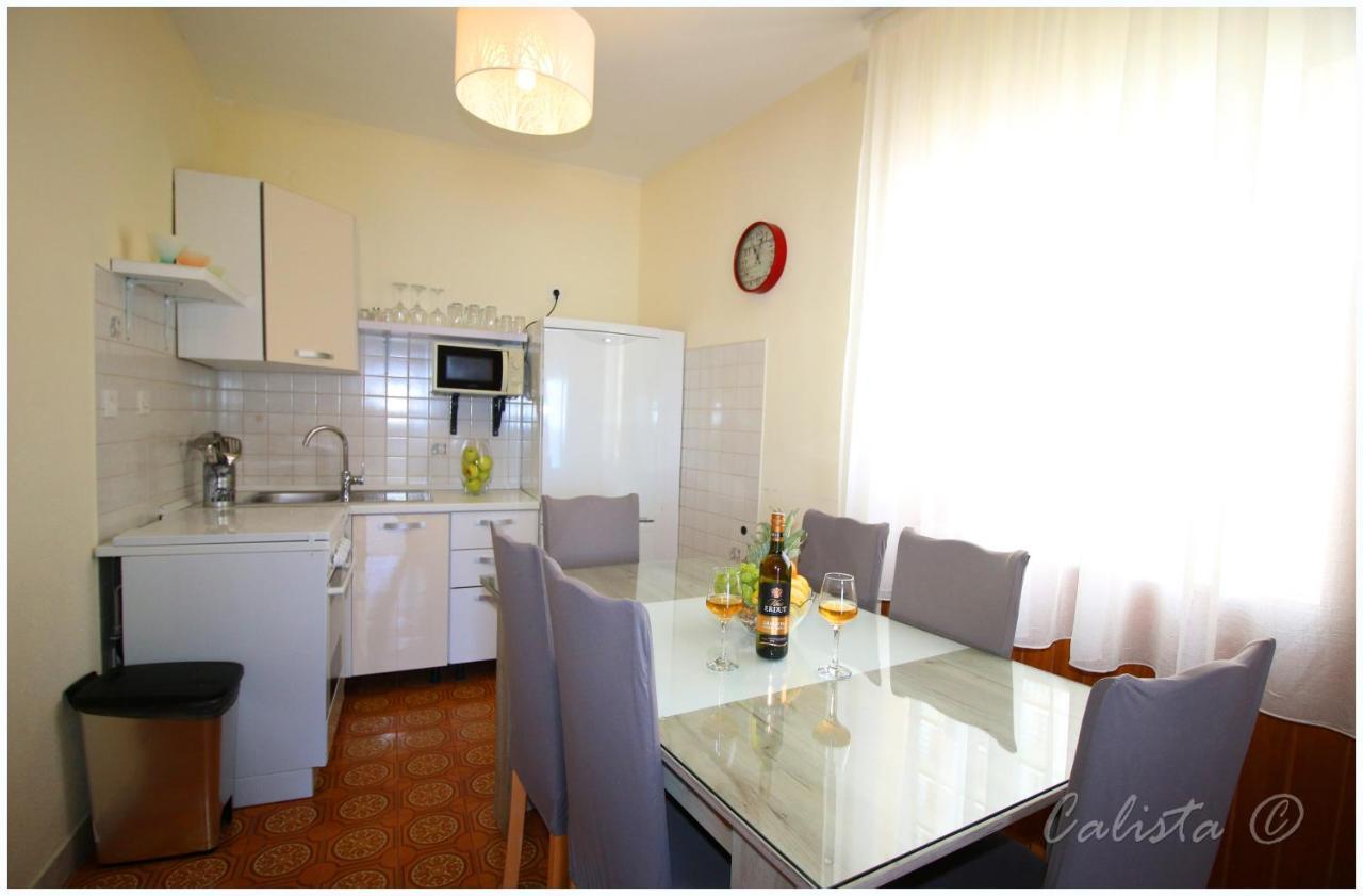 Apartman Smoljic 4+2 Primošten Eksteriør billede