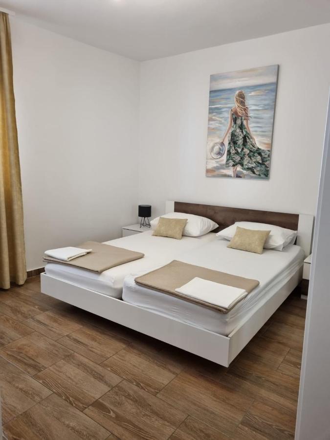 Apartman Smoljic 4+2 Primošten Eksteriør billede