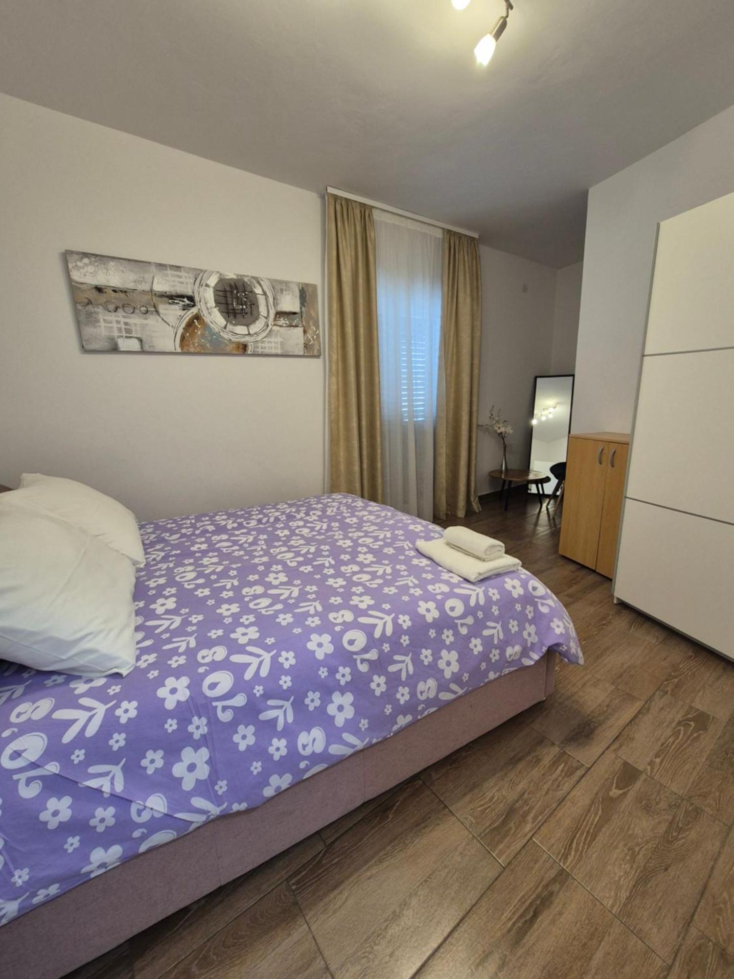 Apartman Smoljic 4+2 Primošten Eksteriør billede